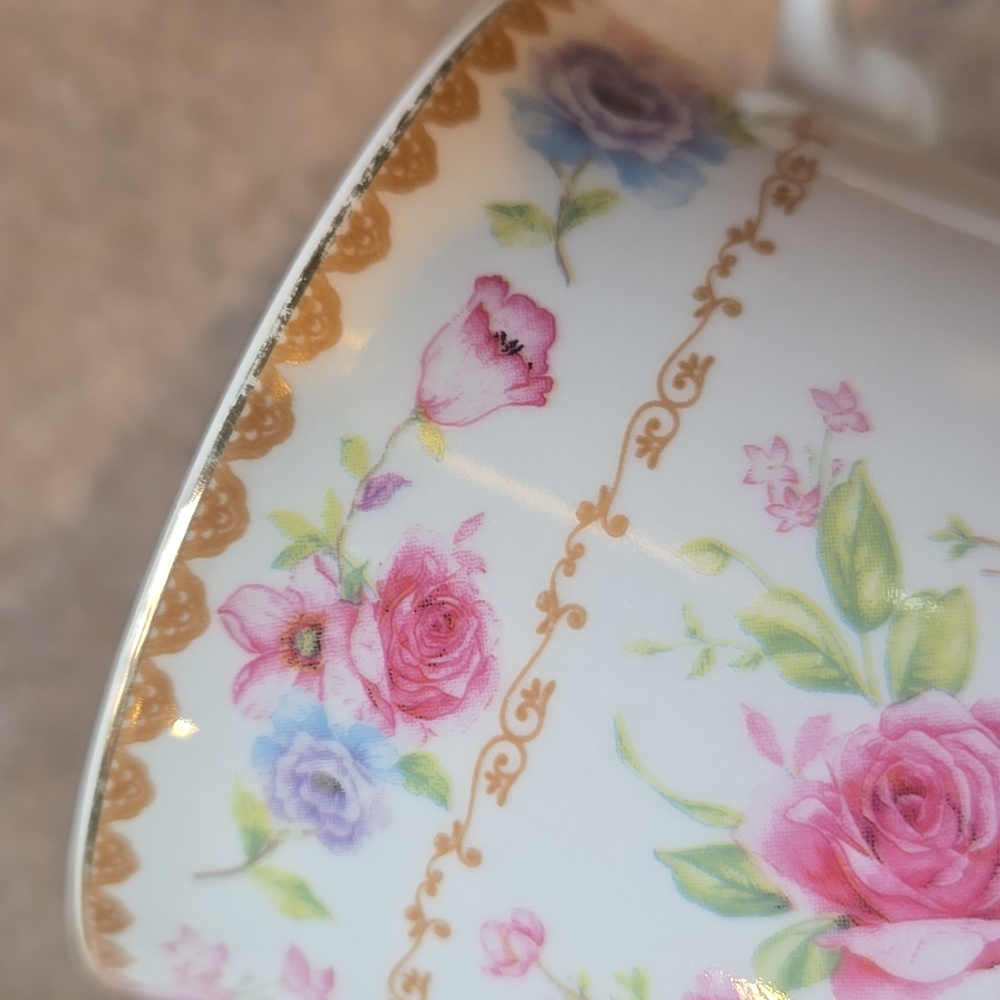 Grace Teaware Set of Two Elegant Fine Porcelain Floral Mugs - Picture 8 of 9